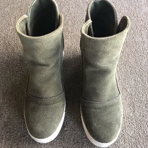 Army green wedge sneaker shoe